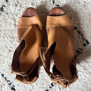 Free People Revolver Leather Clog Sandals, size 38